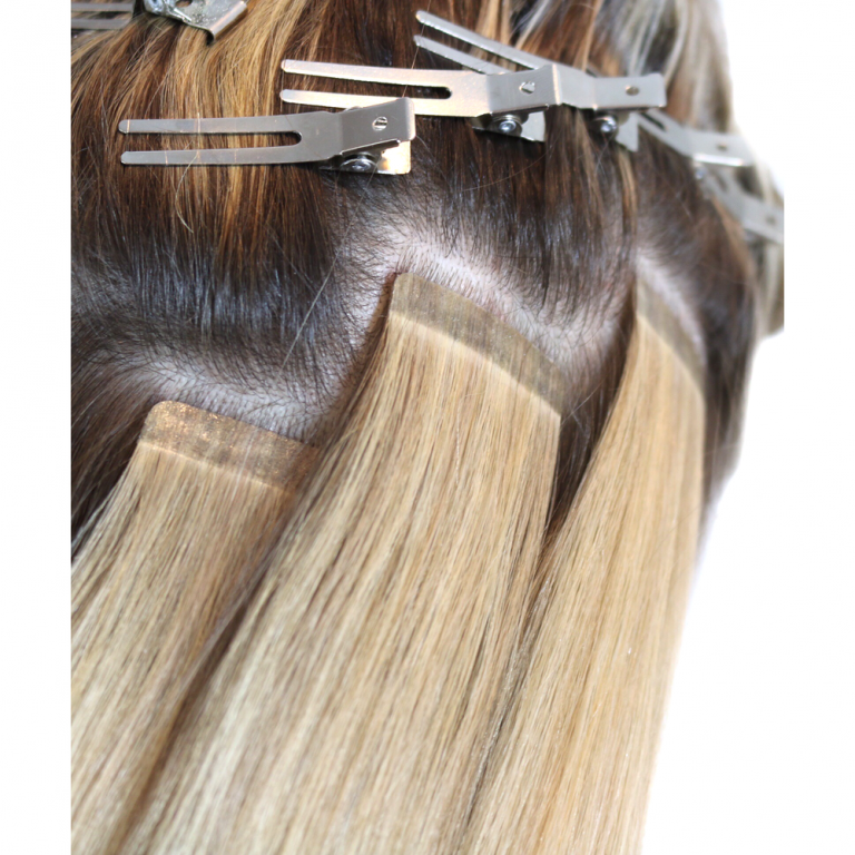 Tape extensions laten zetten? Aclinic Haarspecialist